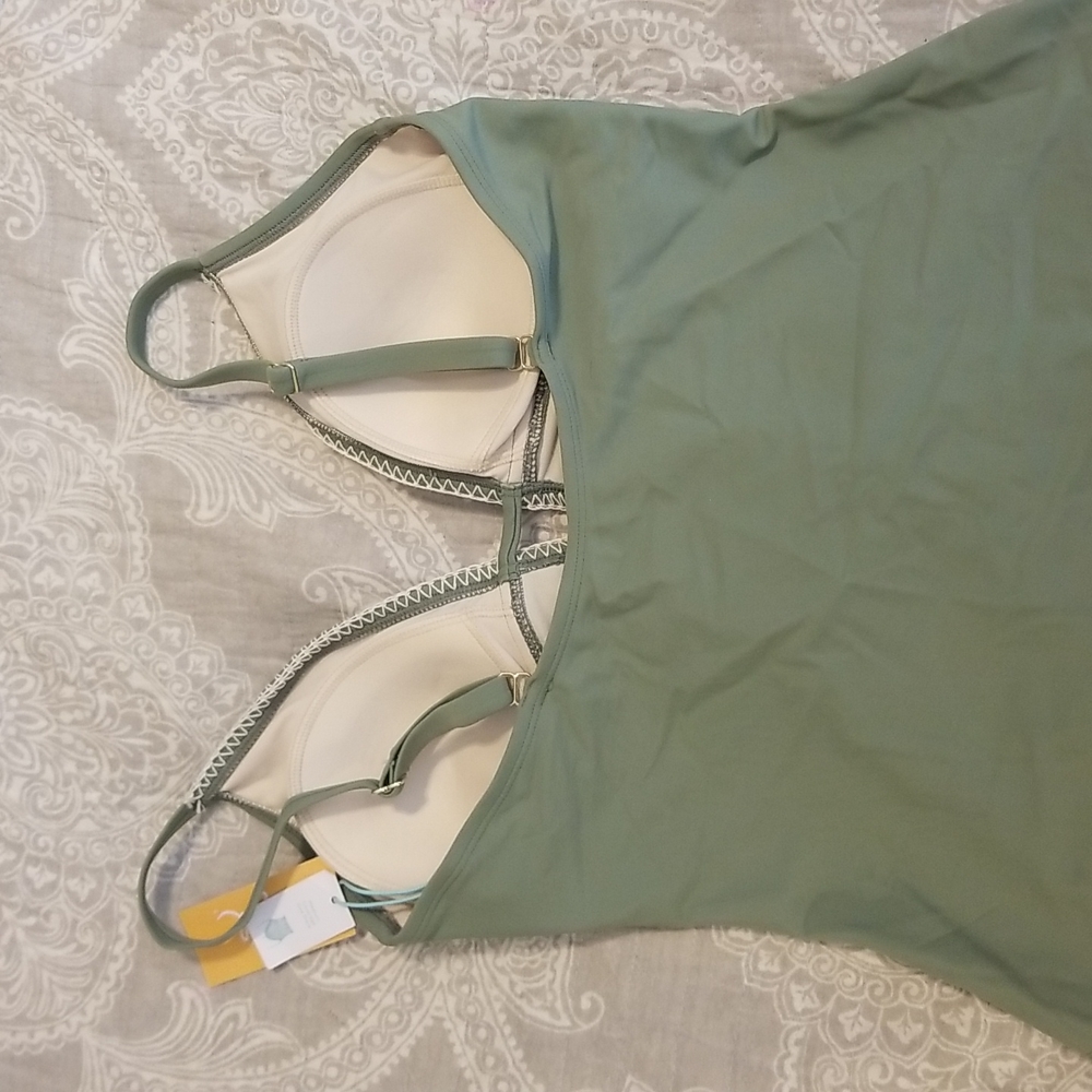 Swimsuit - Picture 2 of 4